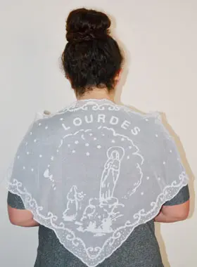 Schoudersjaal Lourdes Geborduurd Wit (pic 1)
