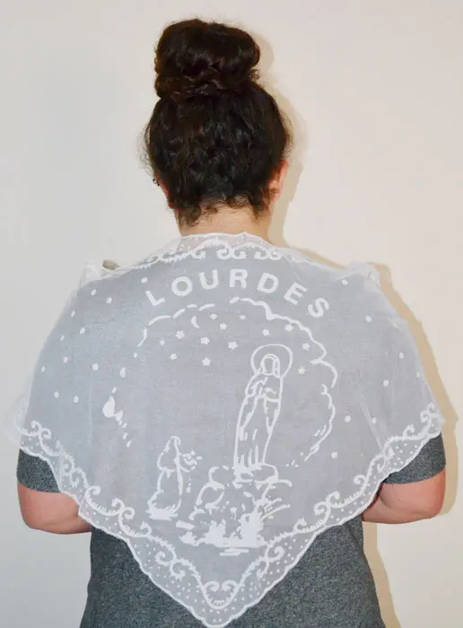 Schoudersjaal Lourdes Geborduurd Wit (pic 2)