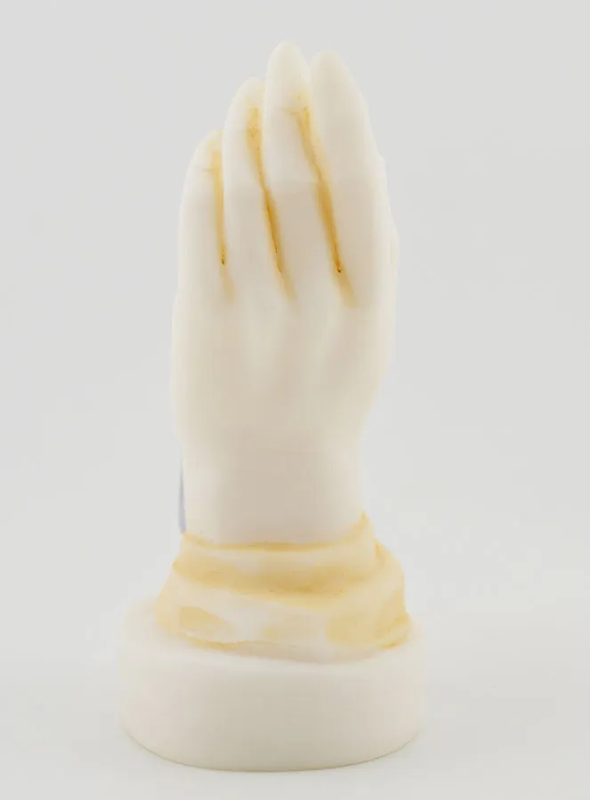 Beeld God's Hand Beschermt Je - Handgeschilderd - Jongen - 10cm (pic 4)