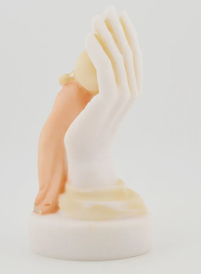 Beeld God's hand beschermt Je - Handgeschilderd - Voor Meisjes - 10cm (pic 4)