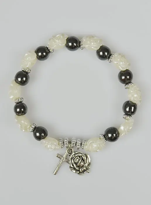 Armband Tientje Zwarte Kralen en Parelmoer Rozen (pic 2)