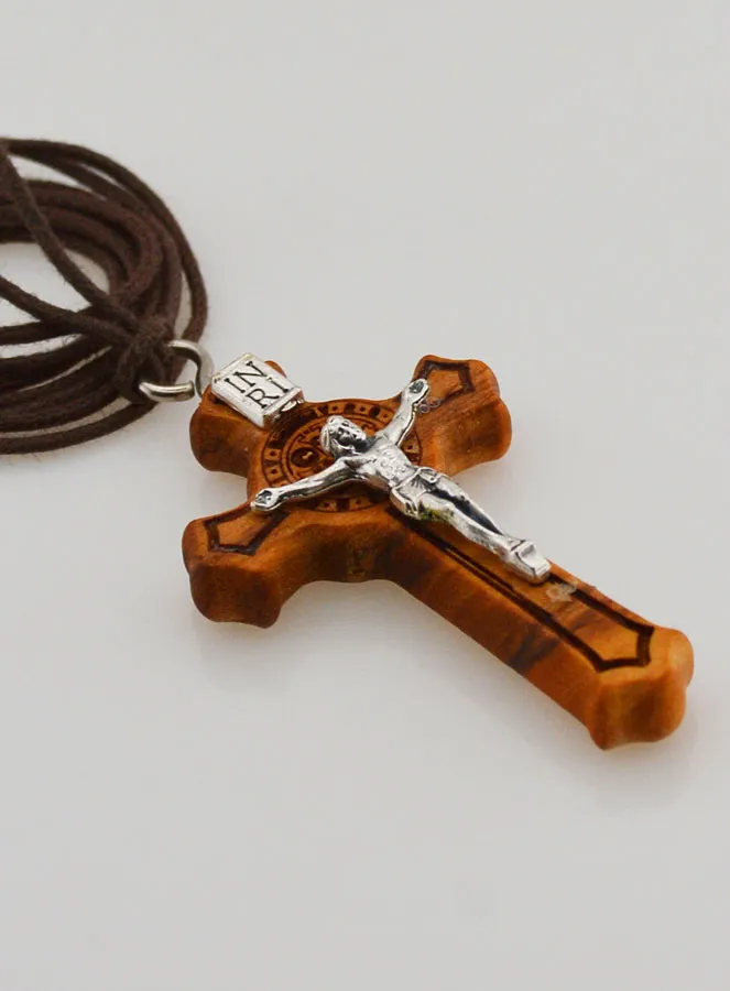Kruis Benedictus Olijfhout + Koord (pic 3)