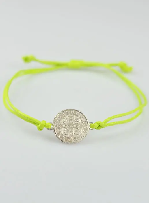 Armband met Heilige Benedictus Medaille - Lichtgevend Geel (pic 2)