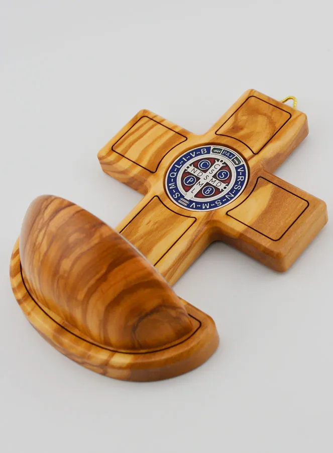 Wijwatervat Medaille Heilige Benedictus & Olijf Hout - 12 cm (pic 4)