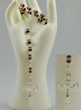 Zilveren Rozenkrans & Rood Kristal met Zetting (pic 1)