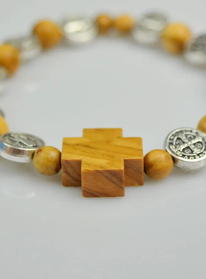 Religieuze Armband Tientje Heilige Benedictus van Olijfhout (pic 3)