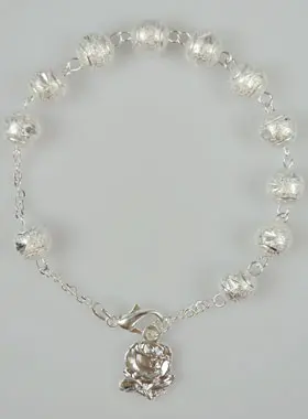 Armband Tientje Lourdes - Zilverkleurige Kralen (pic 1)