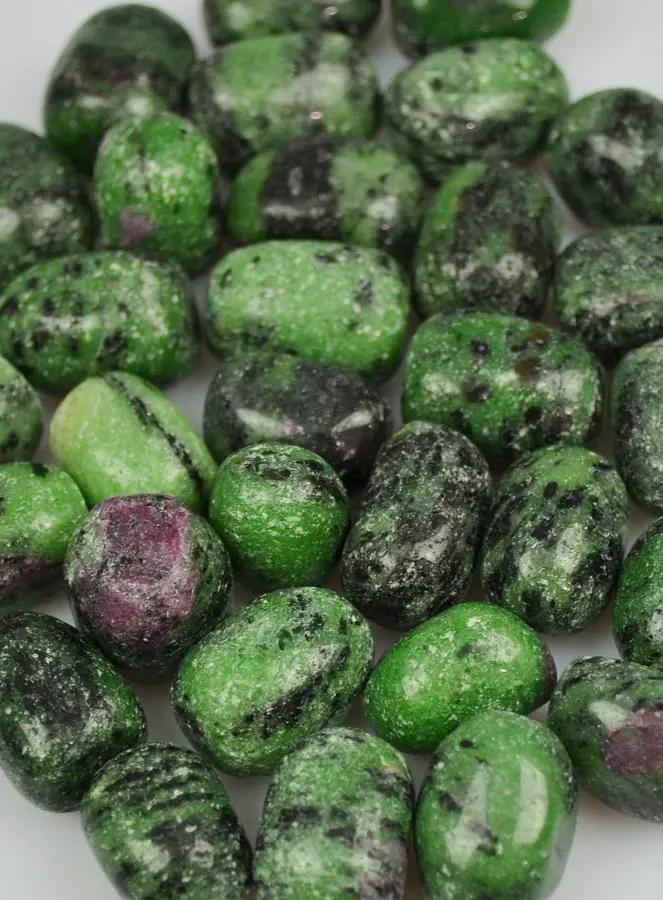 Zoisiet Robijn Trommelsteen (pic 2)