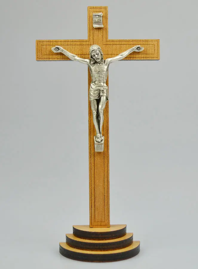 Kruisbeeld Hout met Zilverkleurige Corpus - 18cm (pic 2)