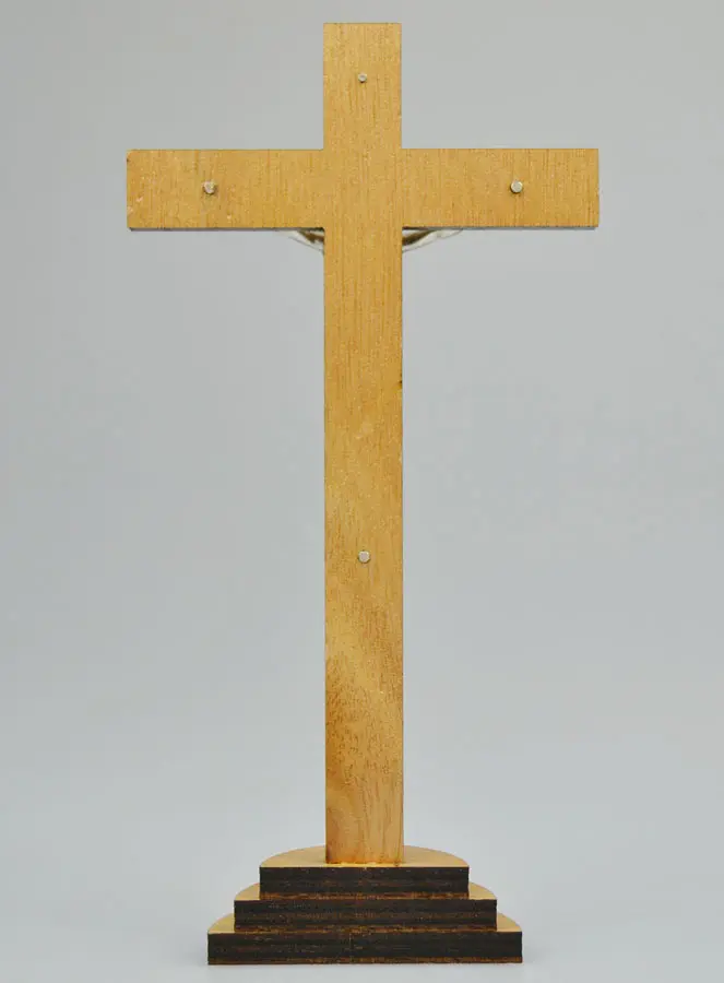Kruisbeeld Hout met Zilverkleurige Corpus - 18cm (pic 4)