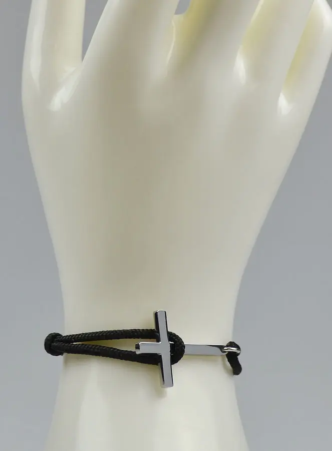 Armband met Zilverkleurig Kruis op Zwart Koord - voor Dames (pic 3)