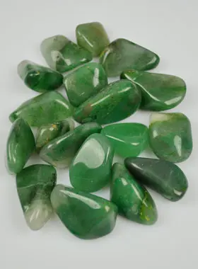 Groene Chalcedoon Trommelsteen uit Brazilië (pic 1)