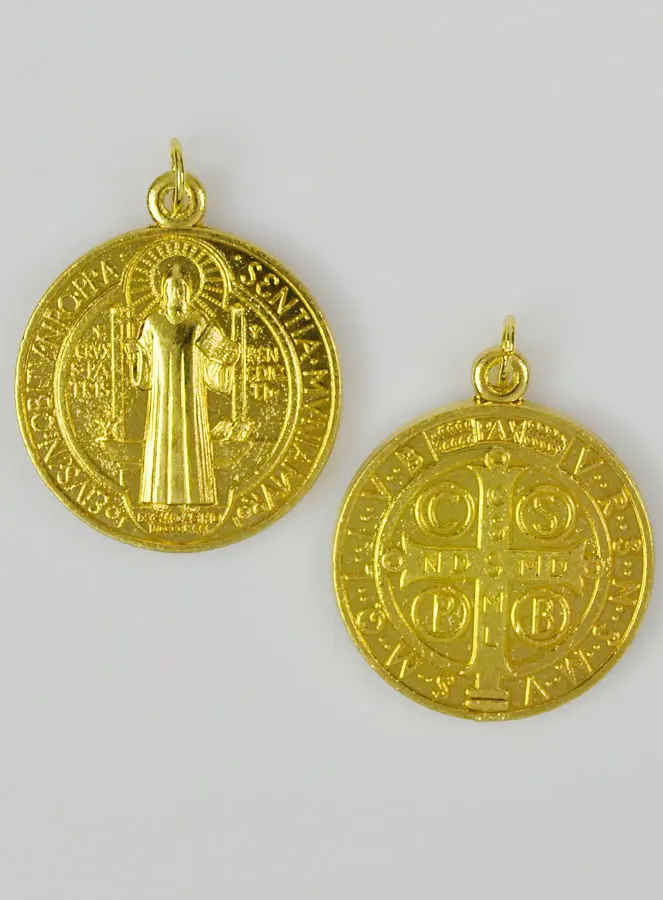 Goudkleurige Medaille van Sint Benedictus - 30 mm (pic 2)