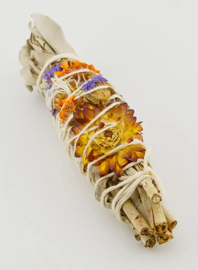 Smudgestick van Californische Witte Salie en Wilde Bloemen (pic 2)