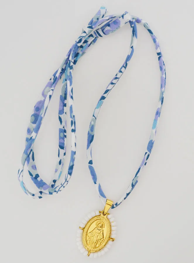 Wonderdadige Medaille met Kralen - Blauw Liberty Koord (pic 2)