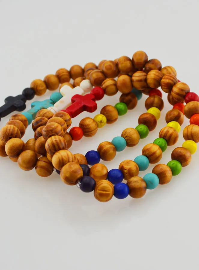 Set van 4 Religieuze Armbanden van Hout met Kruisje (pic 3)