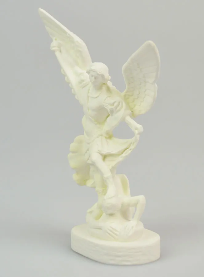 Beeld van Sint Michaël van Fosforescerend Hars - 12cm (pic 2)