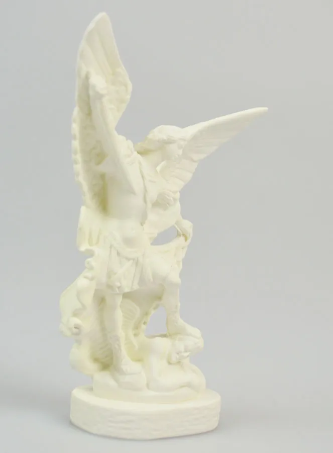 Beeld van Sint Michaël van Fosforescerend Hars - 12cm (pic 3)
