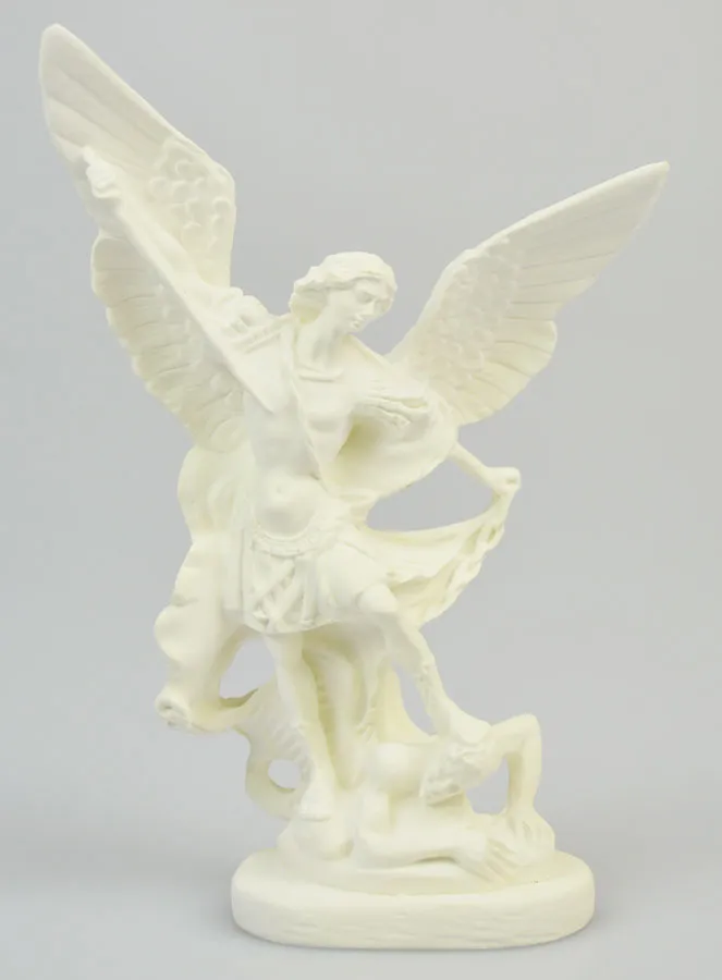 Beeld van Sint Michaël vanLichtgevend Hars - 15cm (pic 1)