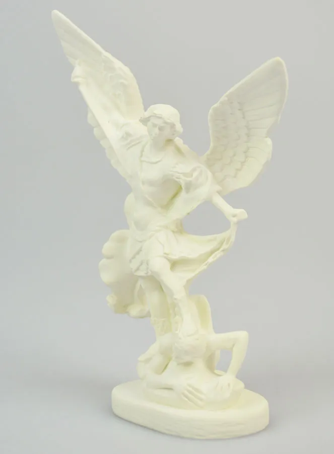 Beeld van Sint Michaël vanLichtgevend Hars - 15cm (pic 2)