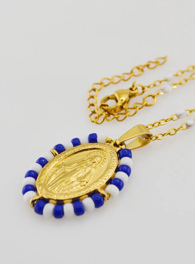 Wonderdadige Medaille Blauwe en Witte Kralen + Ketting met Witte Kralen (pic 1)