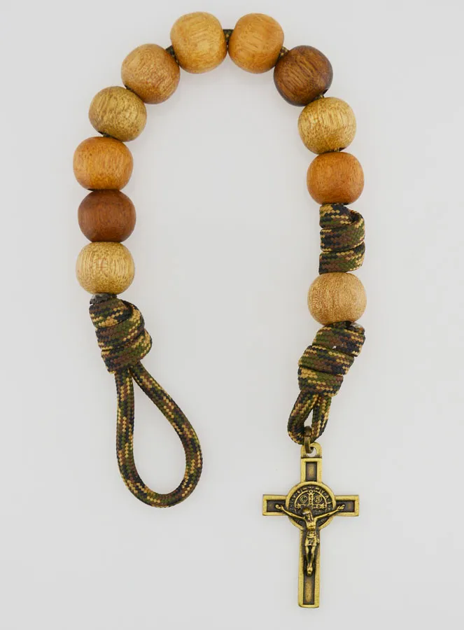 Armband Tientje Grote Kralen en Kruis van Sint Benedictus (pic 2)