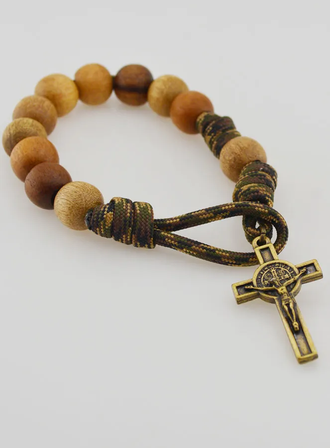 Armband Tientje Grote Kralen en Kruis van Sint Benedictus (pic 4)