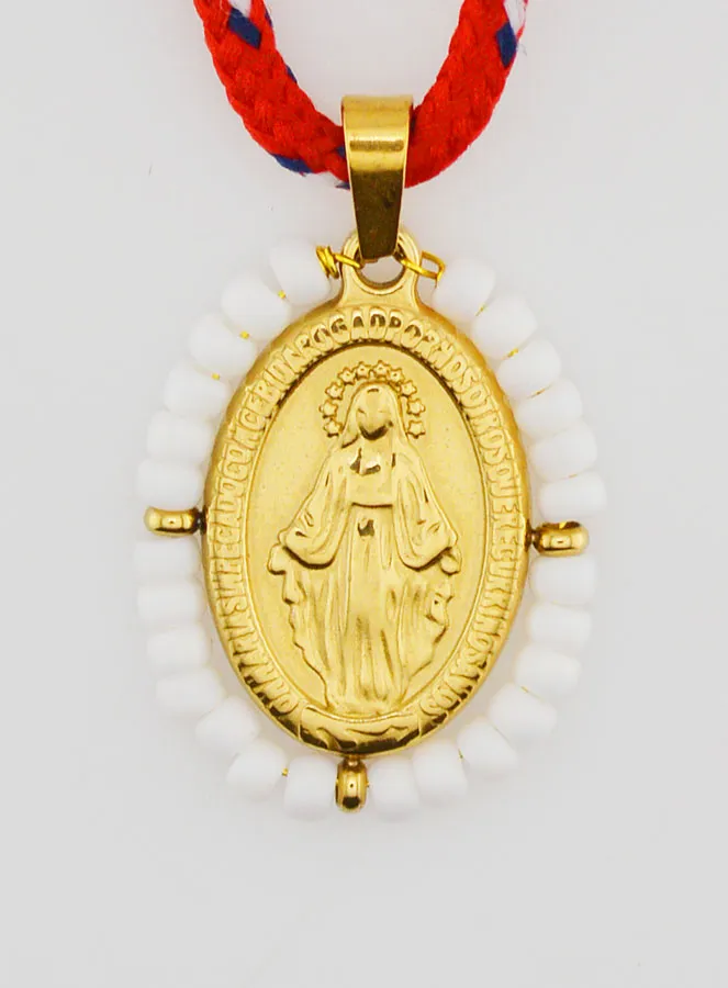 Wonderdadige Medaille Witte Kralen en Koord (pic 1)
