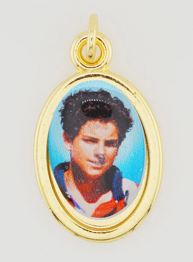 Hanger Heilige Carlo Acutis Goudkleurig - 25mm (pic 1)