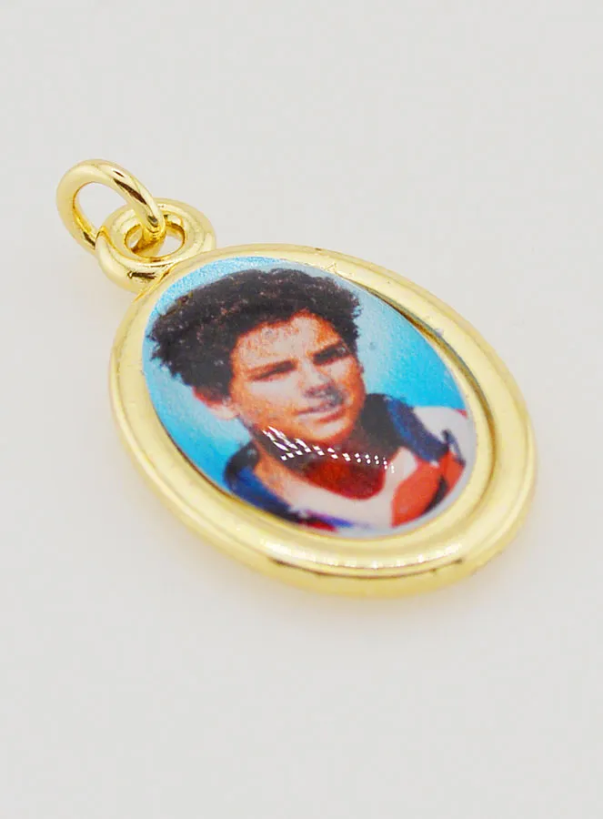 Hanger Heilige Carlo Acutis Goudkleurig - 25mm (pic 3)