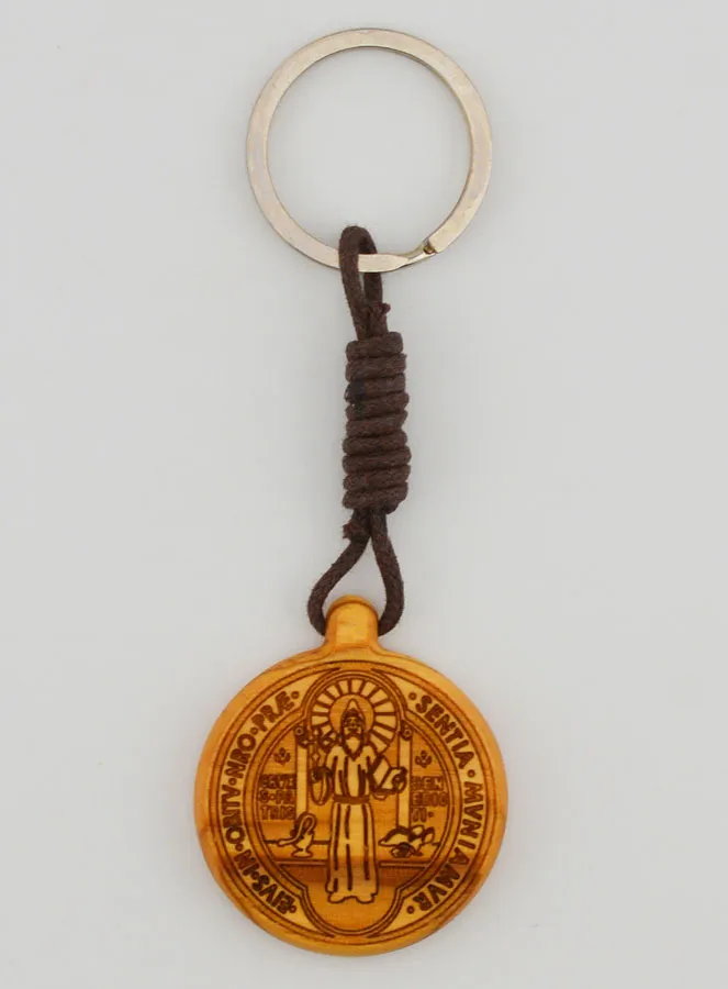 Sleutelhanger van Sint Benedictus van Olijfhout (pic 2)