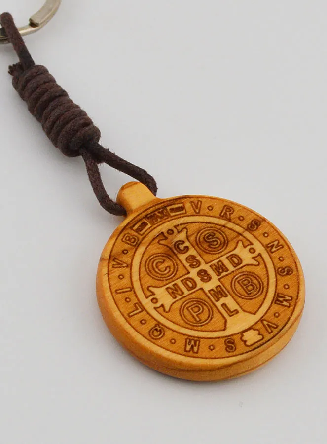 Sleutelhanger van Sint Benedictus van Olijfhout (pic 3)