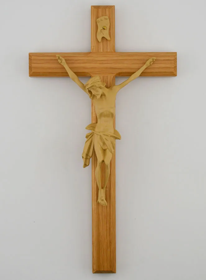 Kruisbeeld van Natuurlijk Eikenhout met Christus - 22cm (pic 1)