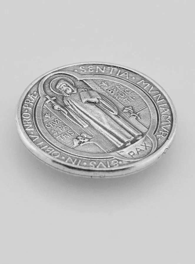 Zelfklevende Badge van Sint-Benedictus - 33mm (pic 3)