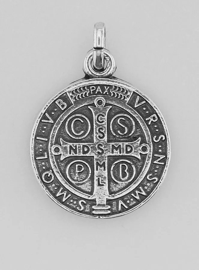 Verzilverde Medaille van Sint-Benedictus - 18mm (pic 1)