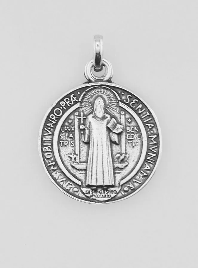Verzilverde Medaille van Sint Benedictus - 15mm (pic 1)