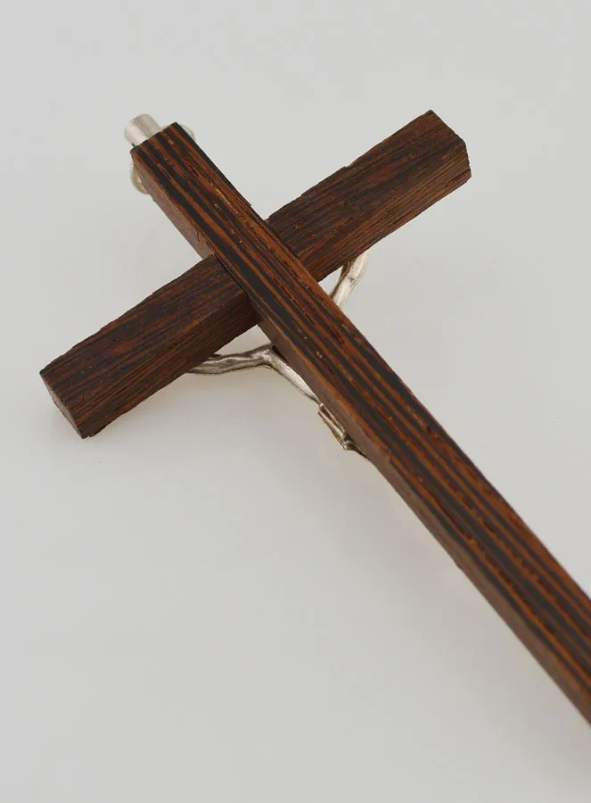 Kruis Hout van Christus en Metaal Zilverkleurig (pic 4)