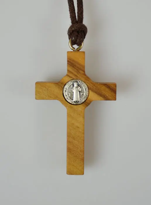 Kruis Hanger Benedictus Olijf Hout - 4,5cm (pic 3)
