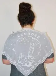 Schoudersjaal Lourdes Geborduurd Wit