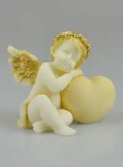 Beeldje Slapende Beschermengel met Hart  van Albast - 9 cm