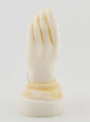 Beeld God's Hand Beschermt Je - Handgeschilderd - Jongen - 10cm