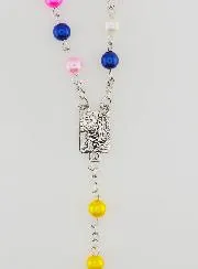 Rozenkrans Multicolor Parels aan Zilverkleurige Ketting - 60 cm