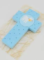 Kruisje Hout Lammetje Blauw - Cadeau Doopsel