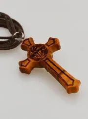 Kruis Benedictus Olijfhout + Koord