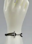 Armband met Zilverkleurig Kruis op Zwart Koord - voor Heren
