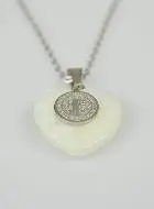 Religieus Collier Parelmoer Hart en Medaille Heilige Benedictus