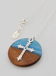 Halsketting Zilver - Hanger Hout en Hars met Lelie Kruis
