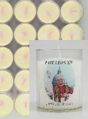 Set van 48 Votiefkaarsen voor Paus Leo XIV