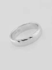 Ring Trouwring van Massief Zilver met Geslepen Motief  - Maat 56