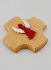 Kruis van Esdoornhout met Beschermengel van Glas
